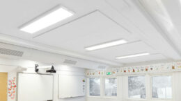 Diffused, even light from the fittings prevents reflections and glare from the whiteboard.